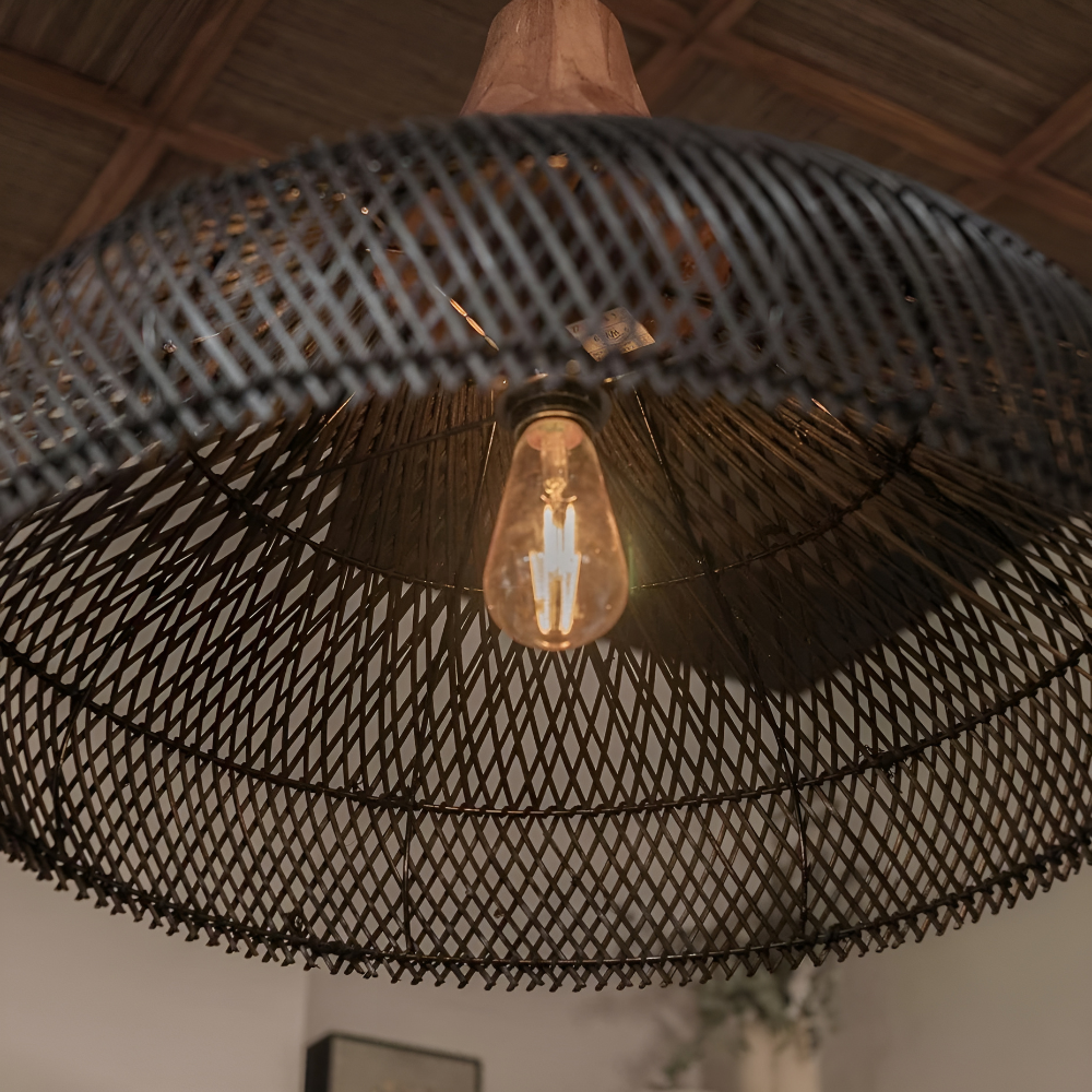 Hanglamp Bohemian met Gevlochten Kap en Houten Detail