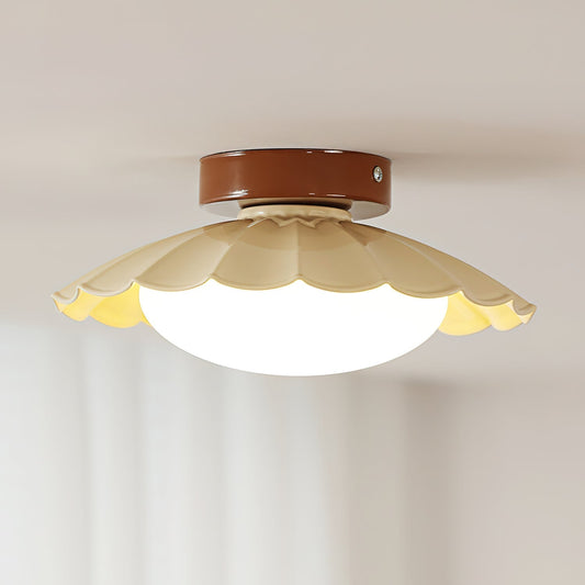 Plafondlamp Bohemian met Gegolfde Kap en Opaalwitte Bol