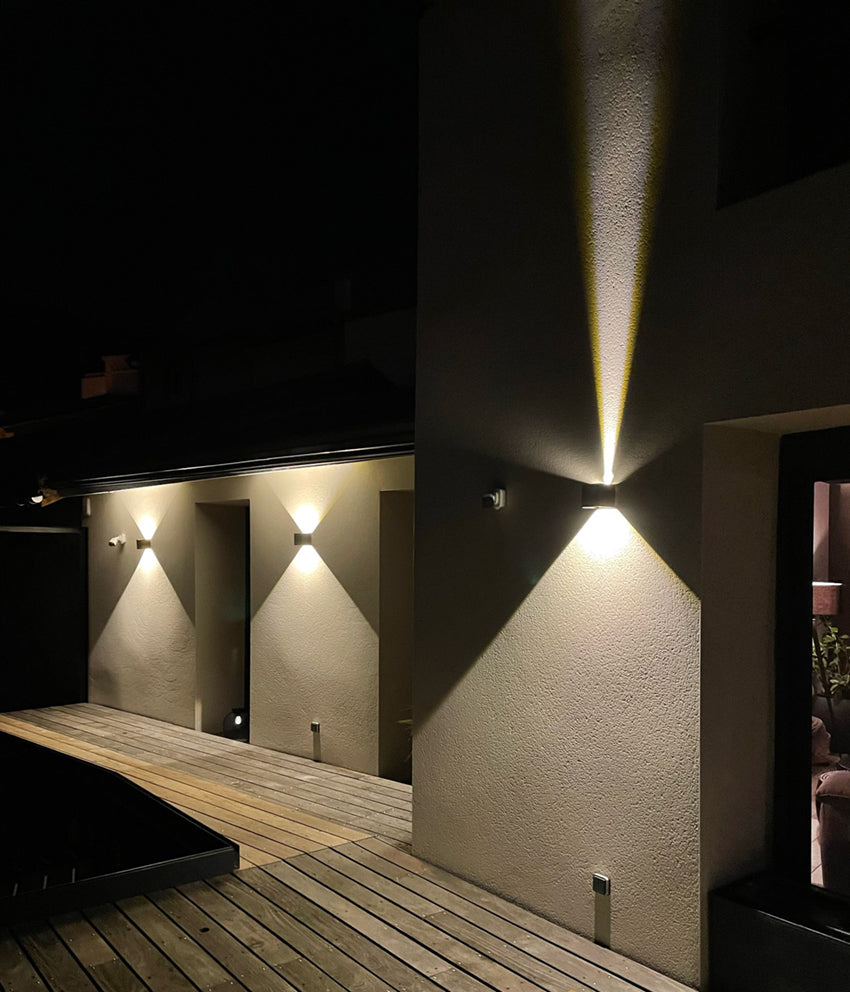 Wandlamp Buiten Minimalistisch met Verstelbare Lichthoek en Geïntegreerde LED