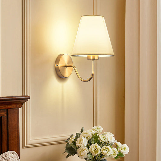 Wandlamp Klassiek met Stoffen Kap en Gouden Arm