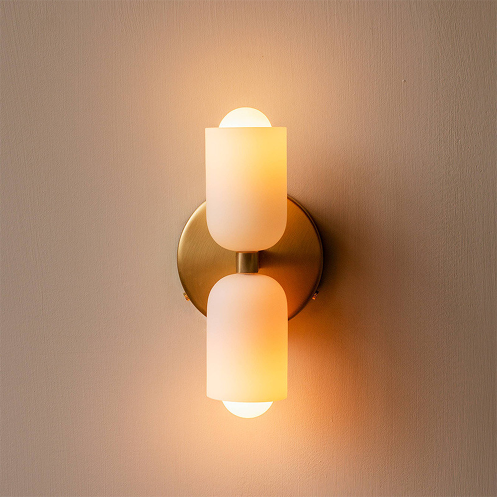 Wandlamp Modern met Twee Cilindervormige Kappen en Ronde Wandplaat