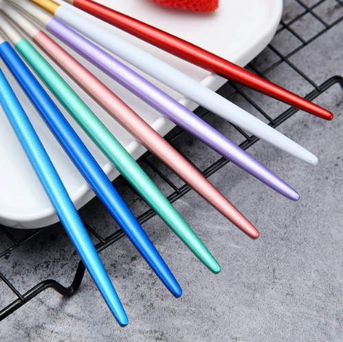 24-delige Gouden Bestekset van Roestvrij Staal met Zilveren Accenten voor Elegante Tafels 3