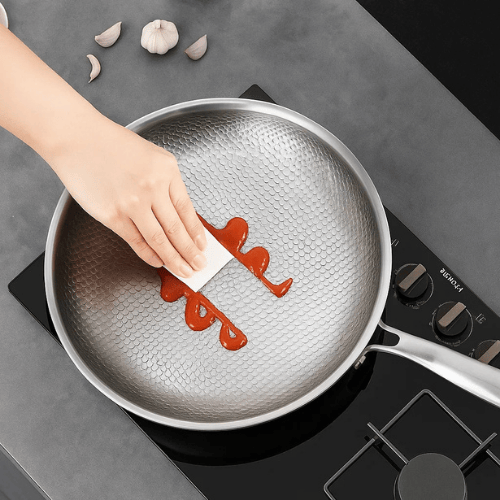 Titanium Koekenpan met Gelijkmatige Warmteverdeling en Hittebestendigheid tot 548°C 8