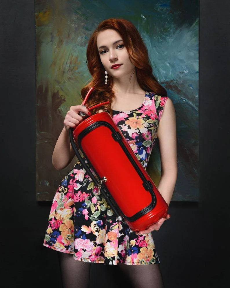 Verstopte Bar in Brandblusser Ontwerp met Ruimte voor Fles en Accessoires 6