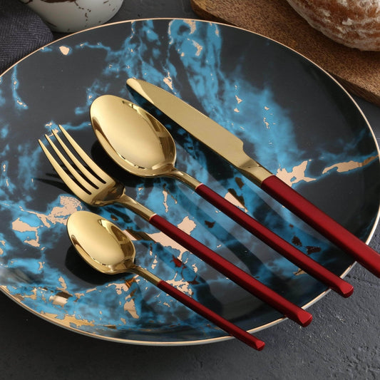 Bestekset 4-delig met Vork, Mes en Lepels in Modern Design