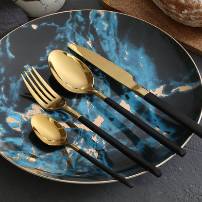 Bestekset 4-delig met Vork, Mes en Lepels in Modern Design
