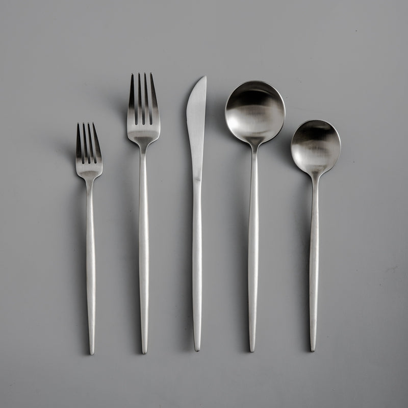 Bestekset Minimalistisch Design met Titanium Coating 20-delig