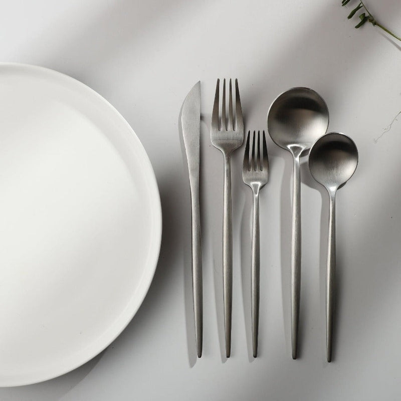 Bestekset Minimalistisch Design met Titanium Coating 20-delig