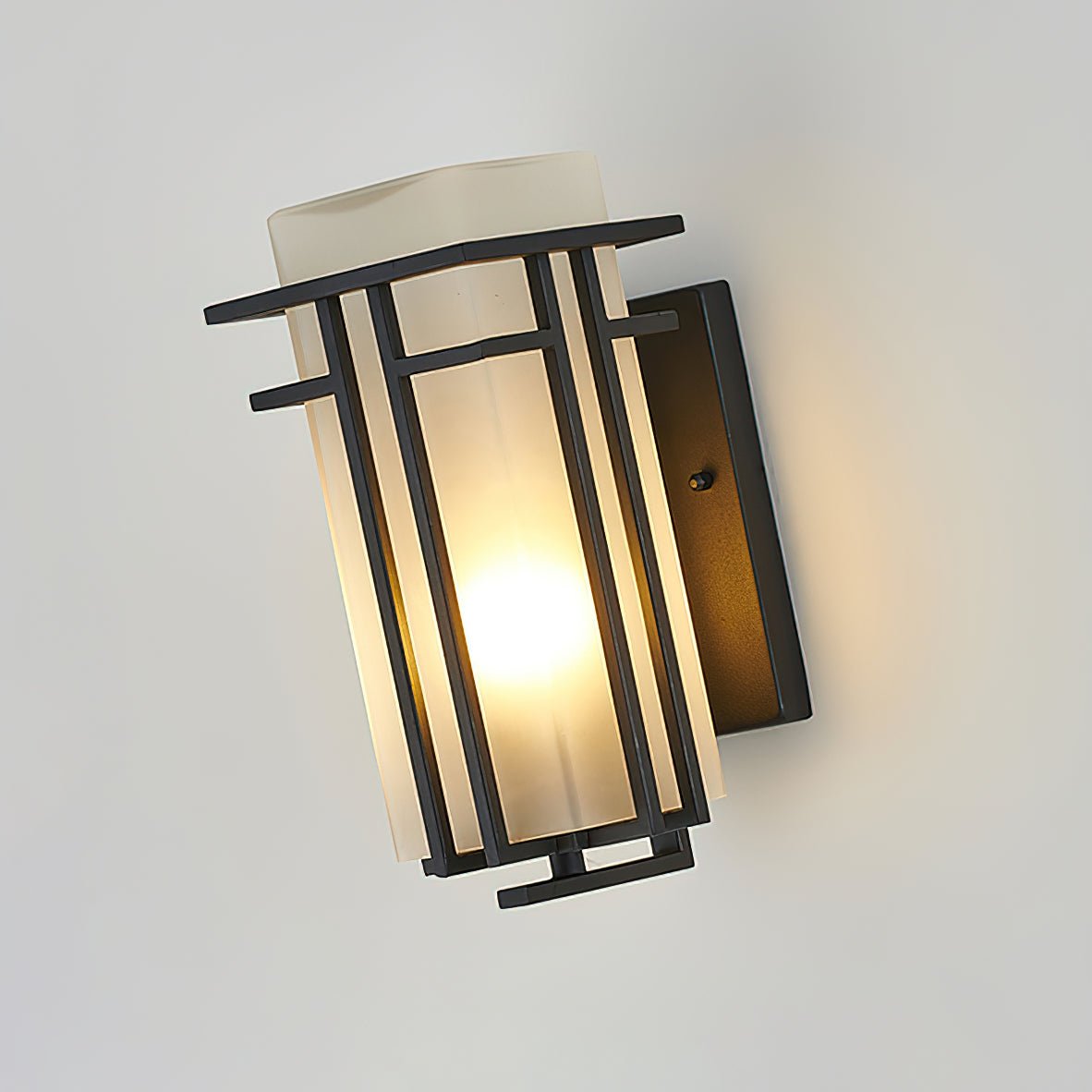 Buitenlamp Modern met Frosted Glas Kap en Metalen Rasterframe voor Muur