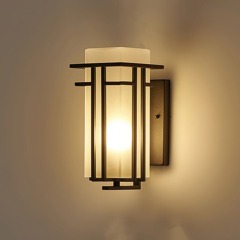 Buitenlamp Modern met Frosted Glas Kap en Metalen Rasterframe voor Muur