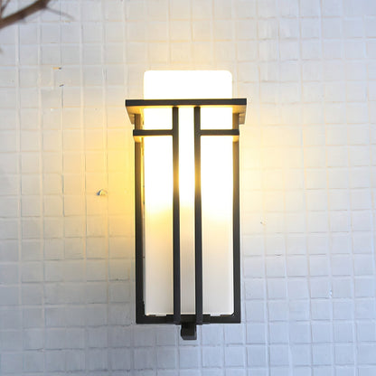 Buitenlamp Modern met Frosted Glas Kap en Metalen Rasterframe voor Muur