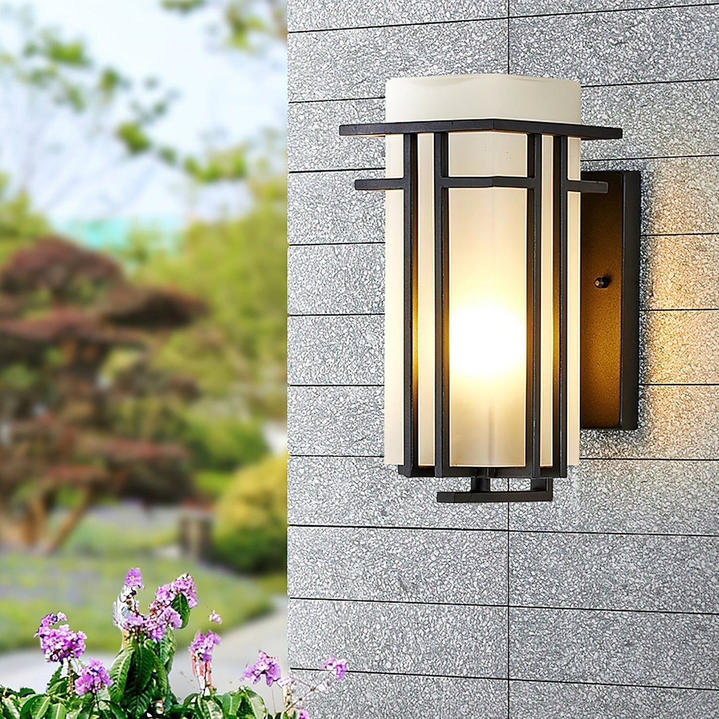 Buitenlamp Modern met Frosted Glas Kap en Metalen Rasterframe voor Muur