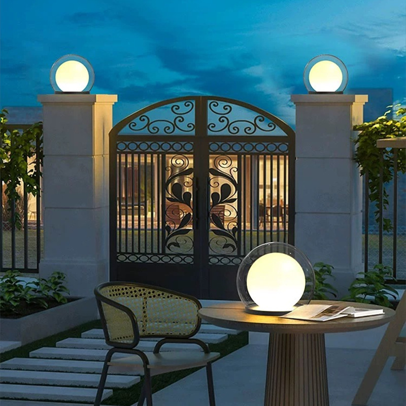 Buitenlamp Paal en Hek Globelamp Modernmet E27 Fitting en IP65 voor Tuin en Terras