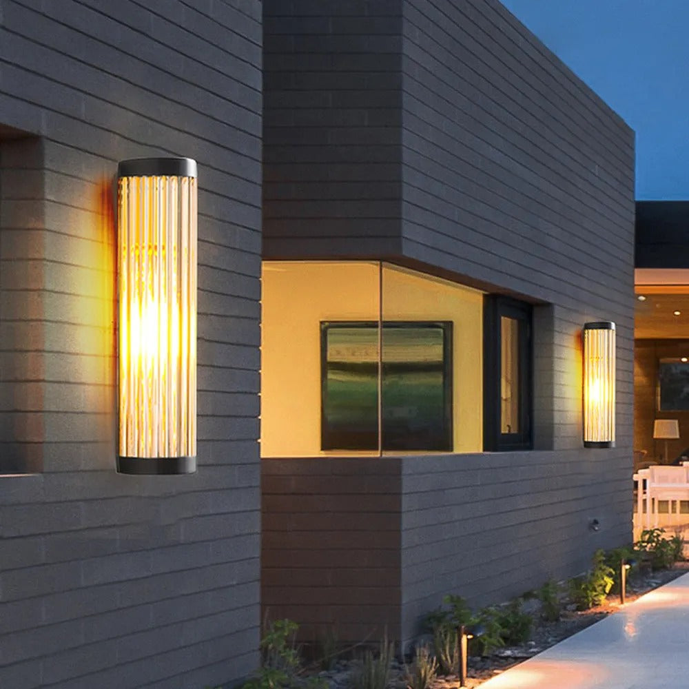 Buitenwandlamp Modern met Geribbelde Glazen Buis en IP65 voor Tuin en Terras