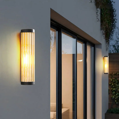 Buitenwandlamp Modern met Geribbelde Glazen Buis en IP65 voor Tuin en Terras