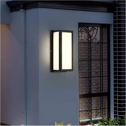 Buitenwandlamp Modern met Rechthoekige Kap en Geïntegreerde LED