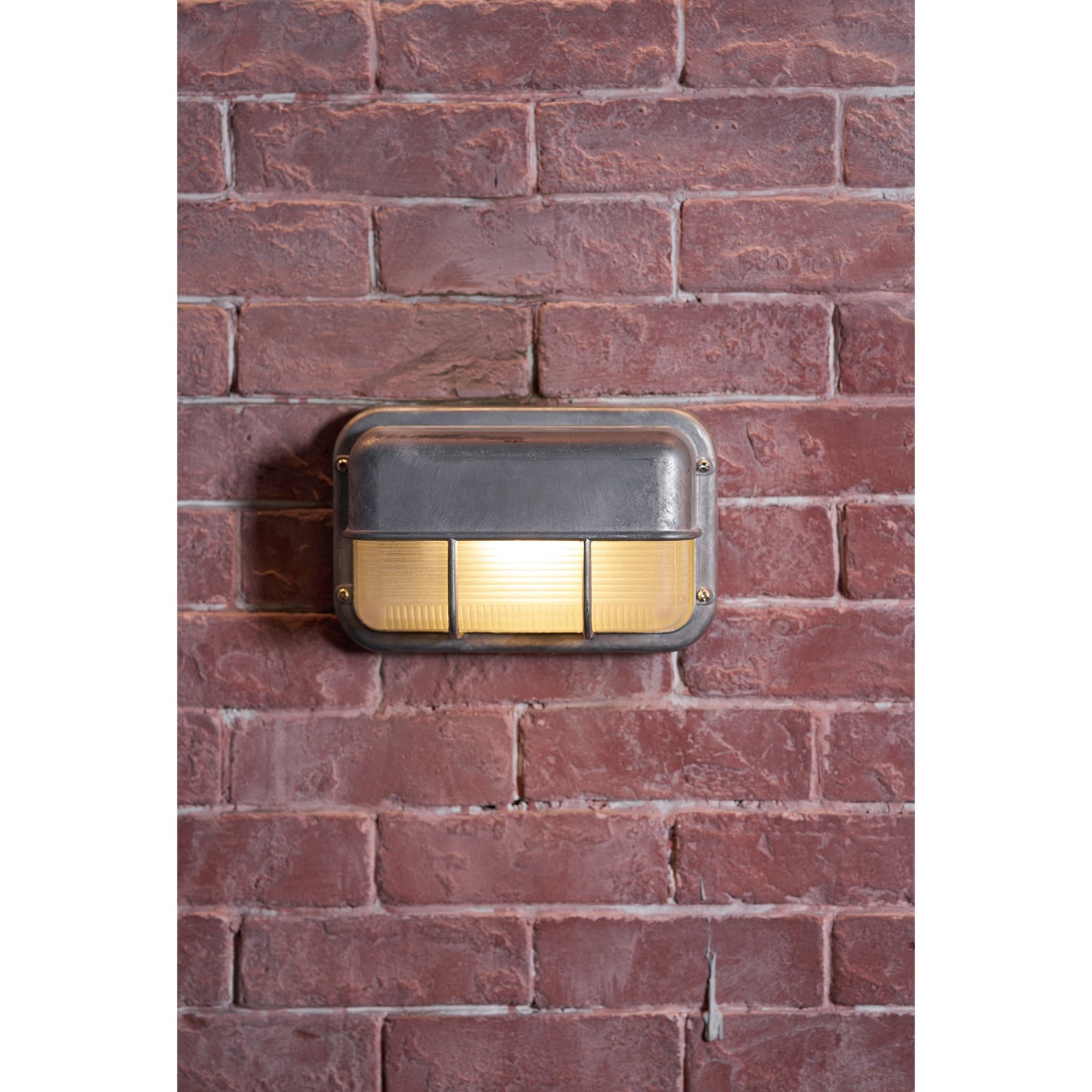 Buitenwandlamp Nautisch Industrieel met Aluminium Behuizing en Opaal Glasdiffuser