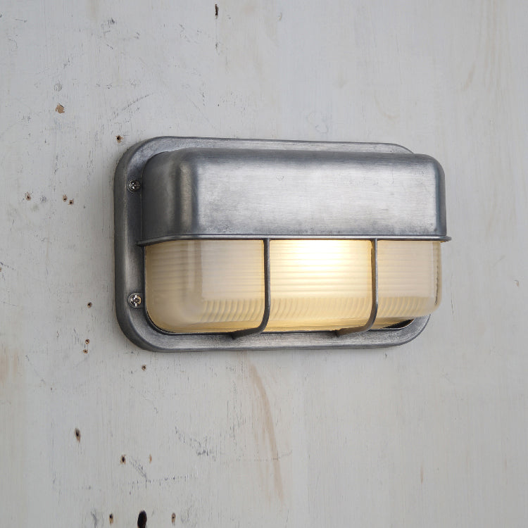Buitenwandlamp Nautisch Industrieel met Aluminium Behuizing en Opaal Glasdiffuser