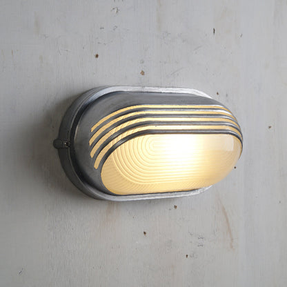 Buitenwandlamp Nautisch Industrieel met Aluminium Behuizing en Opaal Glasdiffuser