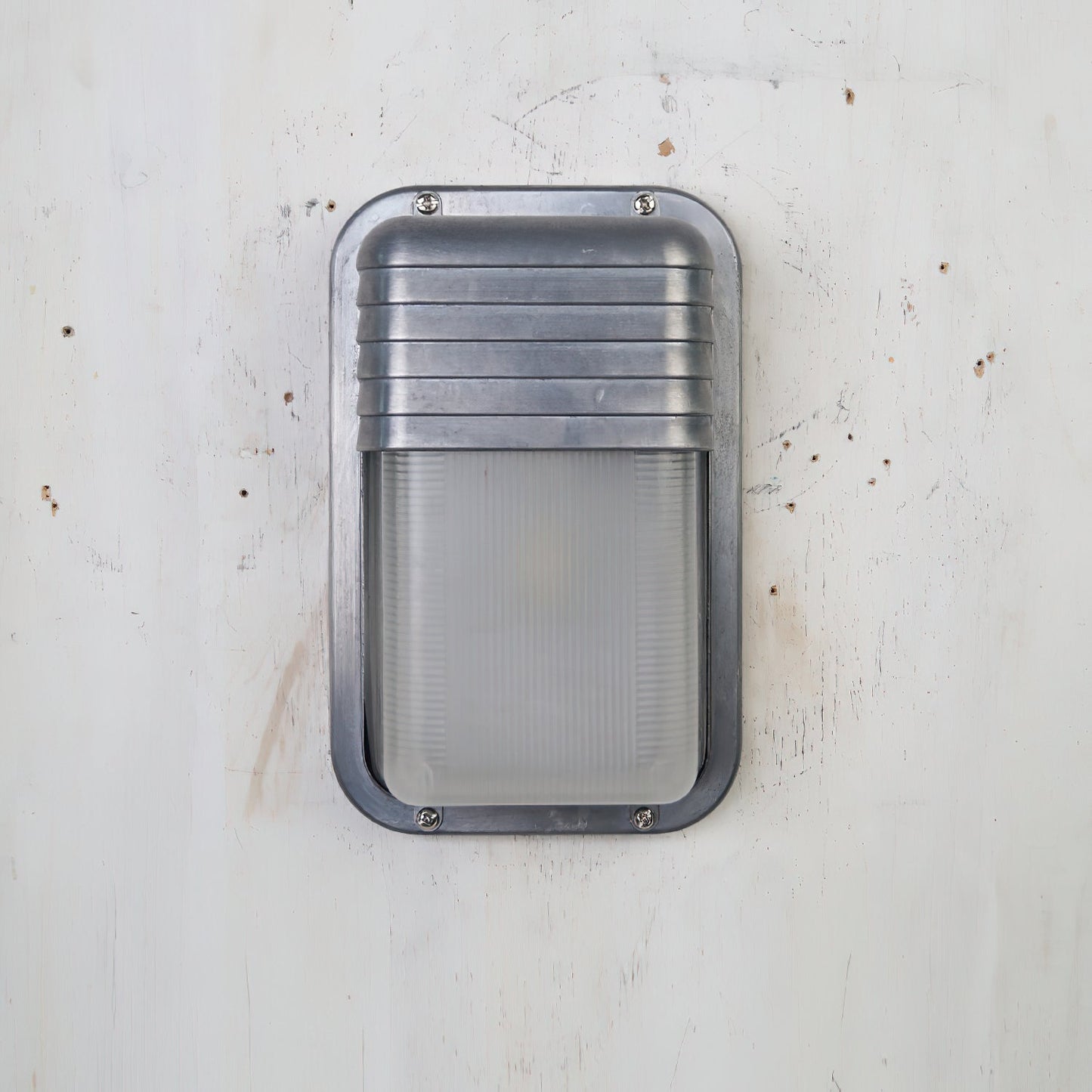 Buitenwandlamp Nautisch Industrieel met Aluminium Behuizing en Opaal Glasdiffuser