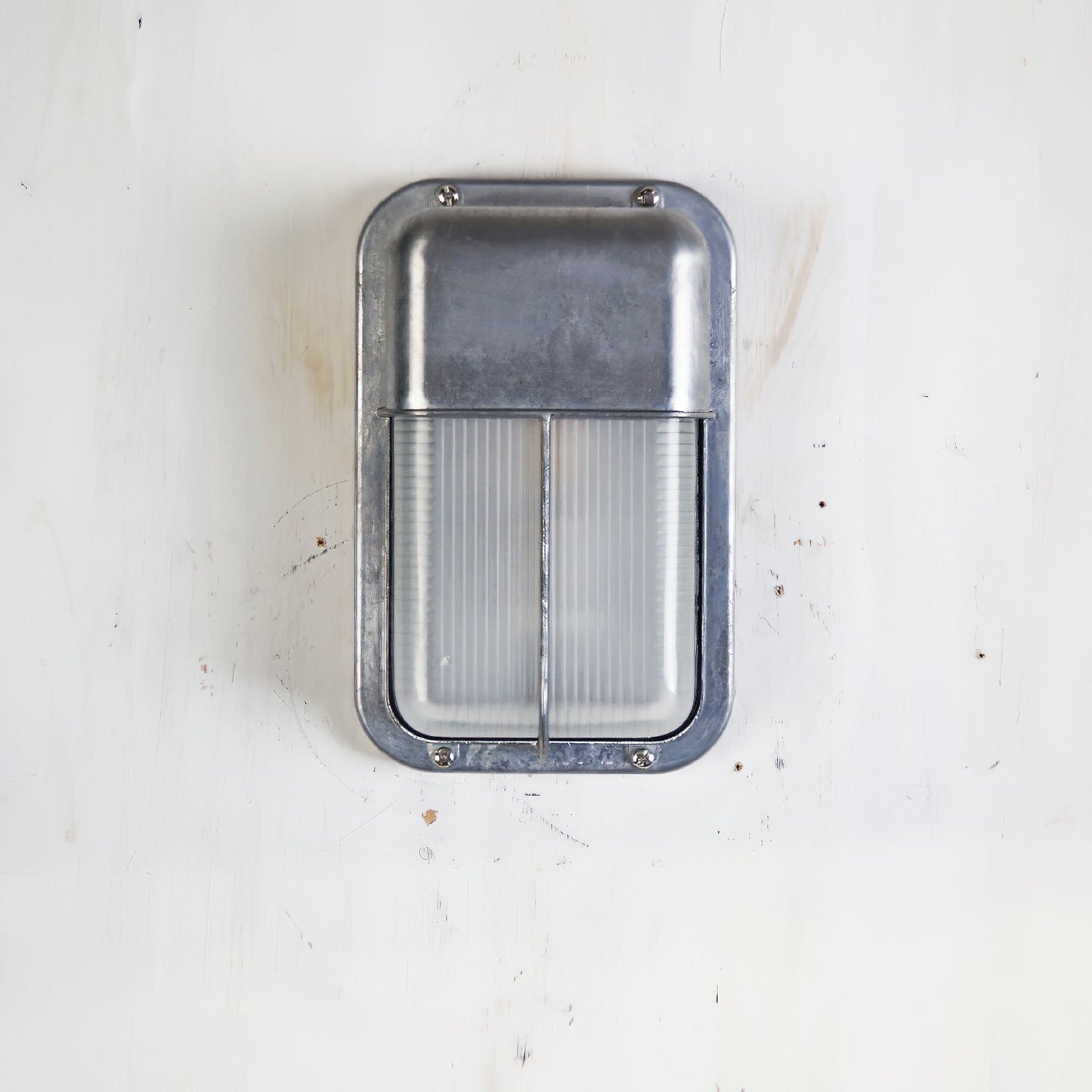 Buitenwandlamp Nautisch Industrieel met Aluminium Behuizing en Opaal Glasdiffuser