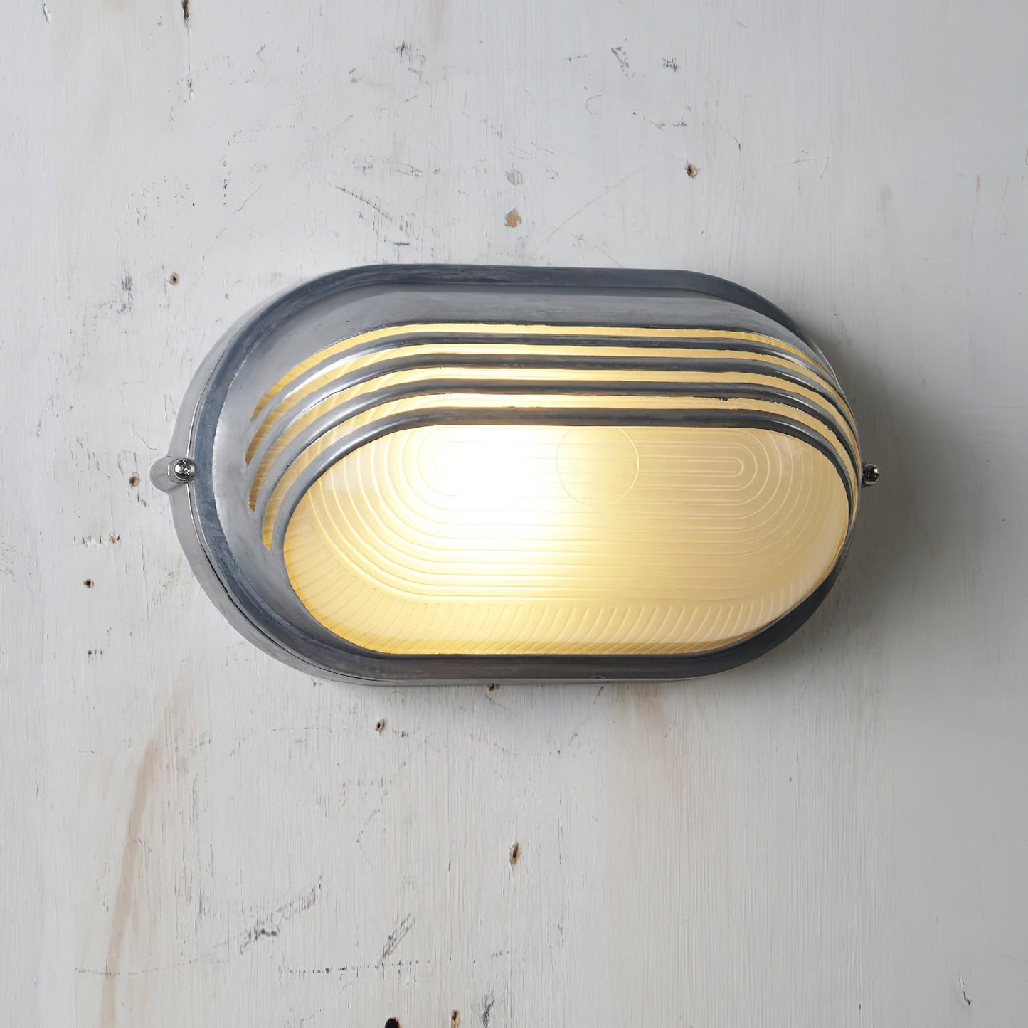 Buitenwandlamp Nautisch Industrieel met Aluminium Behuizing en Opaal Glasdiffuser