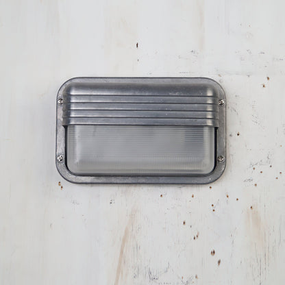 Buitenwandlamp Nautisch Industrieel met Aluminium Behuizing en Opaal Glasdiffuser