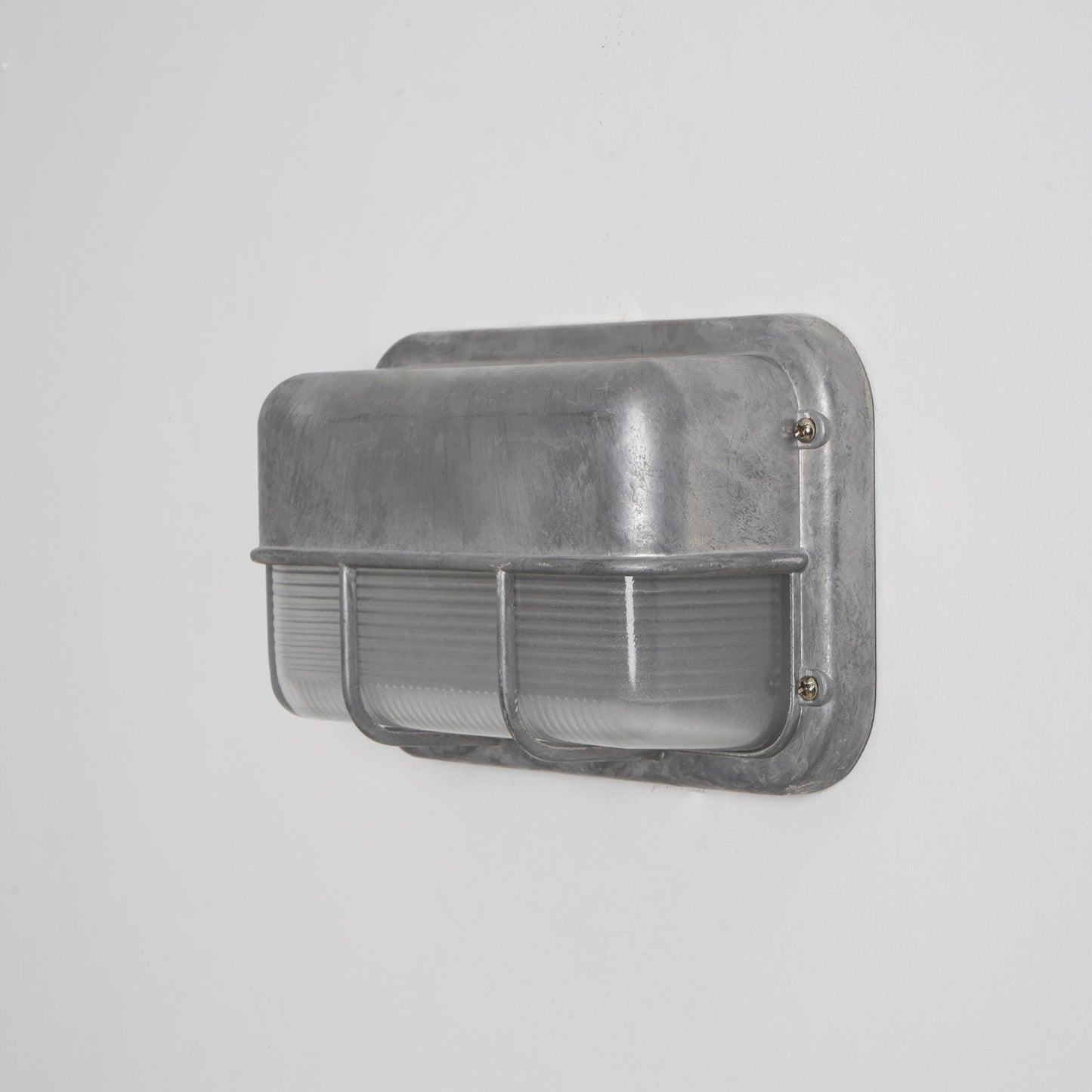 Buitenwandlamp Nautisch Industrieel met Aluminium Behuizing en Opaal Glasdiffuser