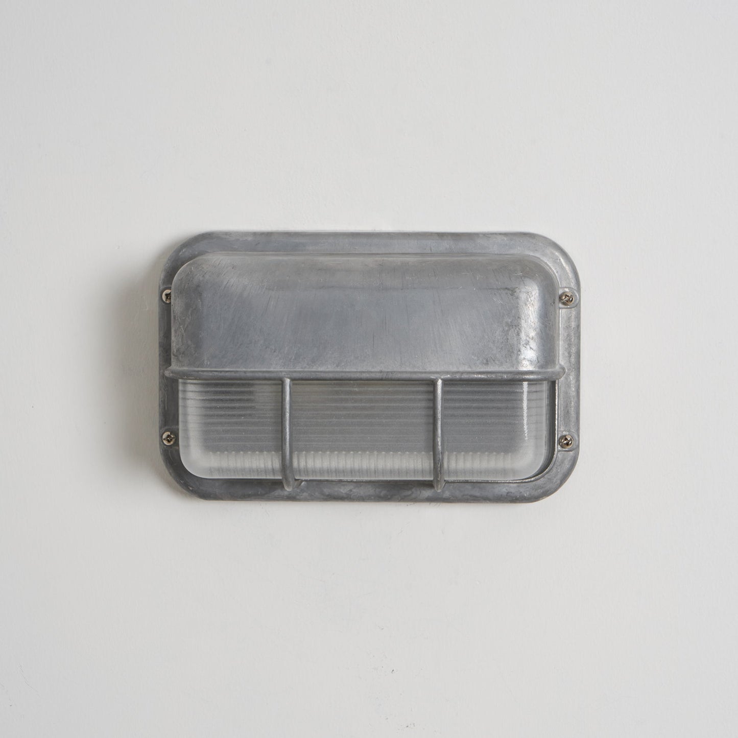 Buitenwandlamp Nautisch Industrieel met Aluminium Behuizing en Opaal Glasdiffuser