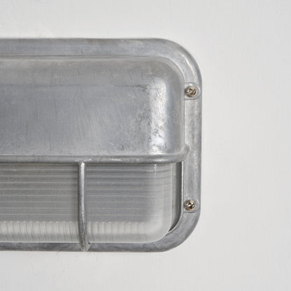 Buitenwandlamp Nautisch Industrieel met Aluminium Behuizing en Opaal Glasdiffuser