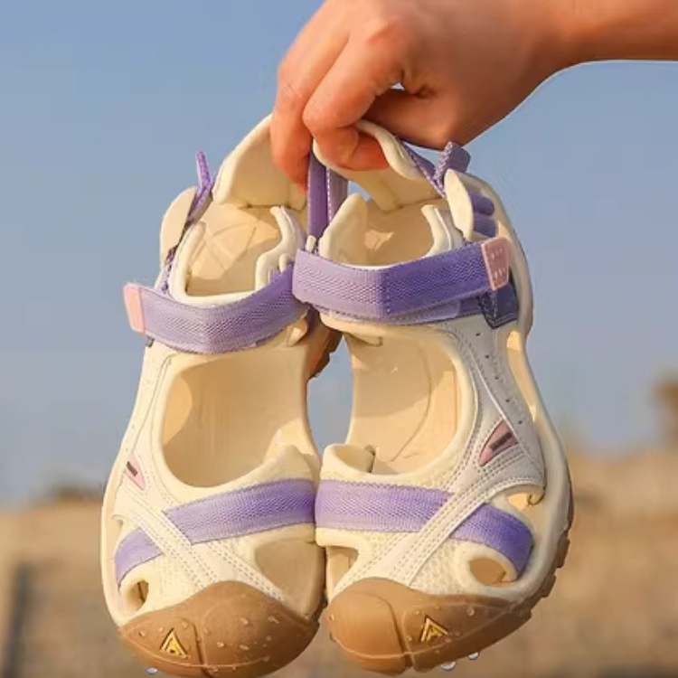 Dames Outdoor Sandalen met Gesloten Neus en Klittenband