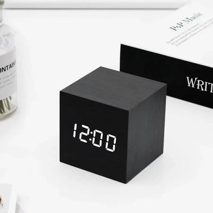 Digitale Wekker Kubus met LED Display voor Tijd Temperatuur en Datum