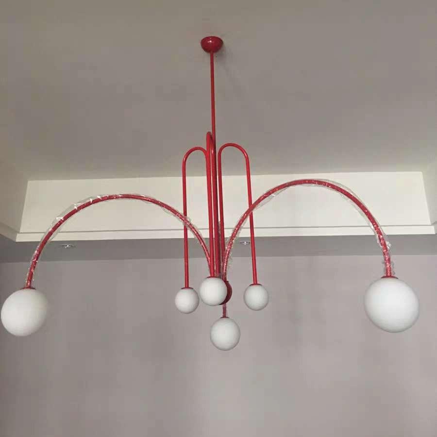 Hanglamp Art Deco met Boogvormige Armen en Glazen Bollen