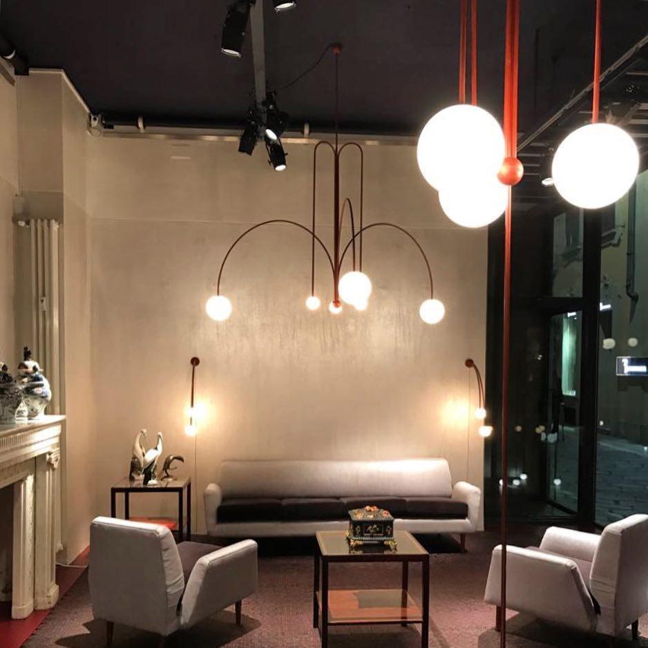 Hanglamp Art Deco met Boogvormige Armen en Glazen Bollen