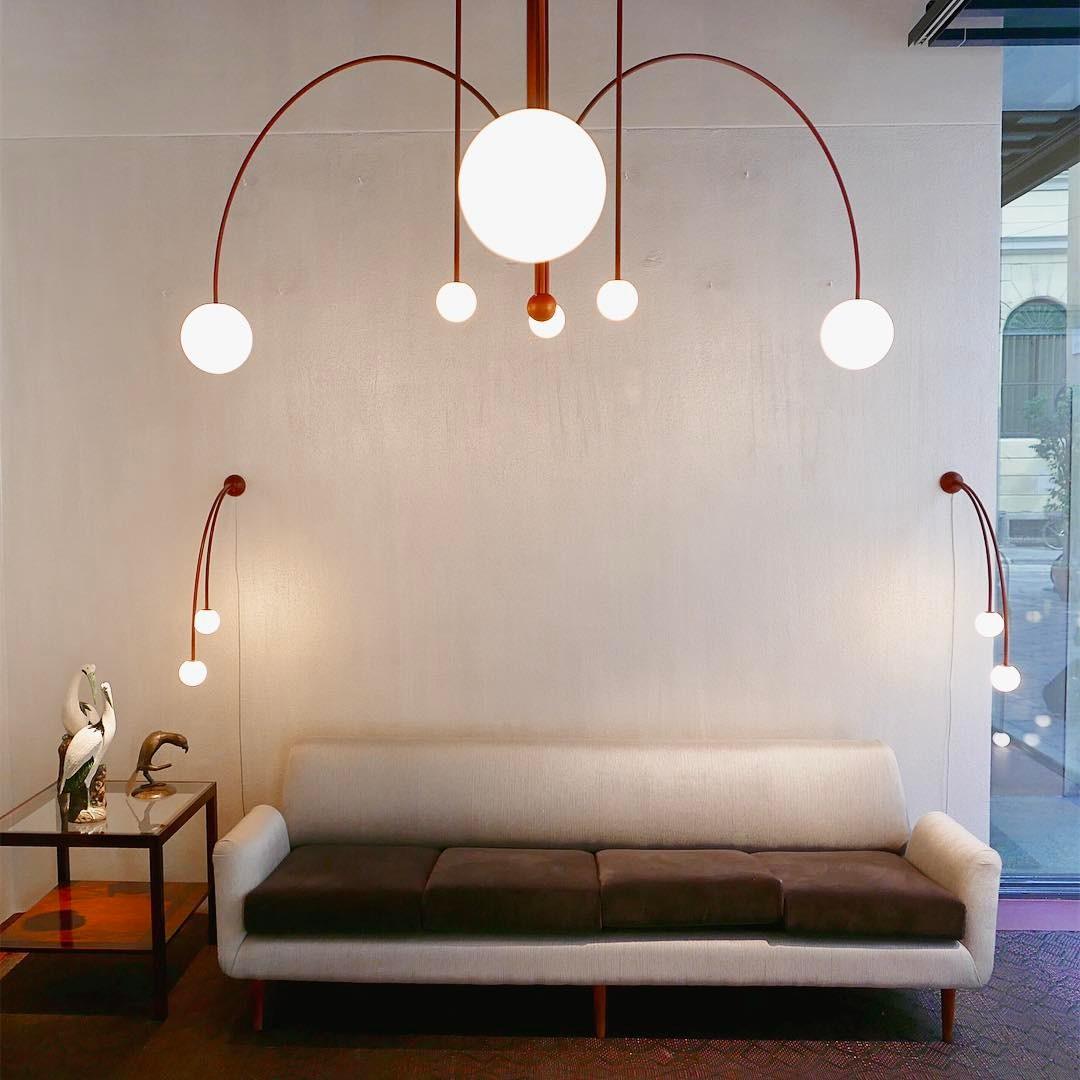Hanglamp Art Deco met Boogvormige Armen en Glazen Bollen