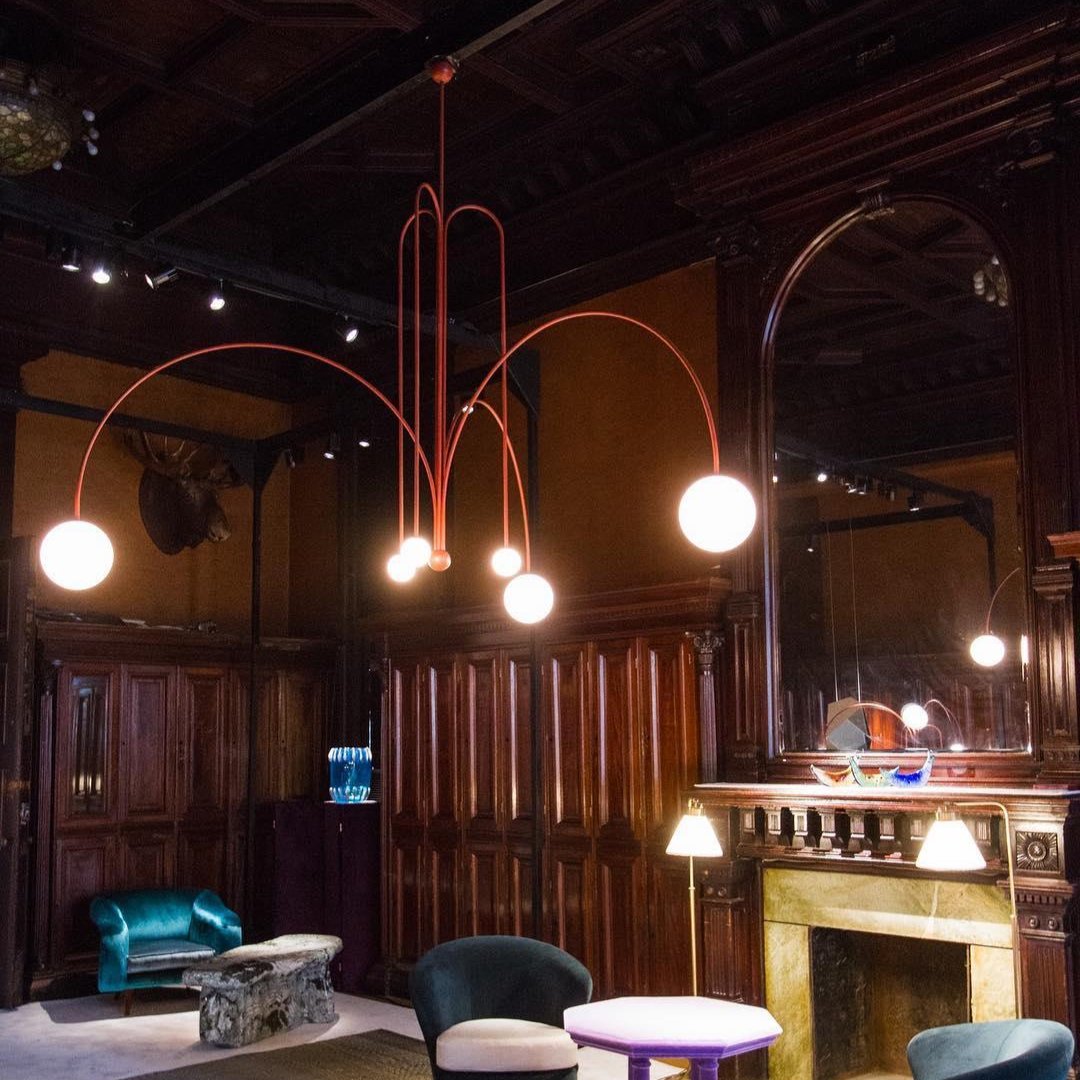 Hanglamp Art Deco met Boogvormige Armen en Glazen Bollen