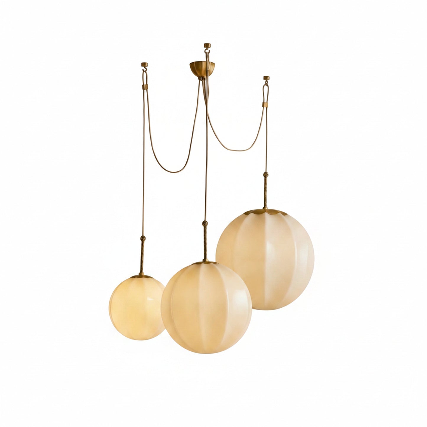 Hanglamp Art Deco met Gedraaid Messing Detail en Bolvormige Glazen Kappen