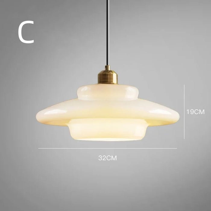 Hanglamp Art Deco met Gelaagde Glazen Kap en Messing Fitting