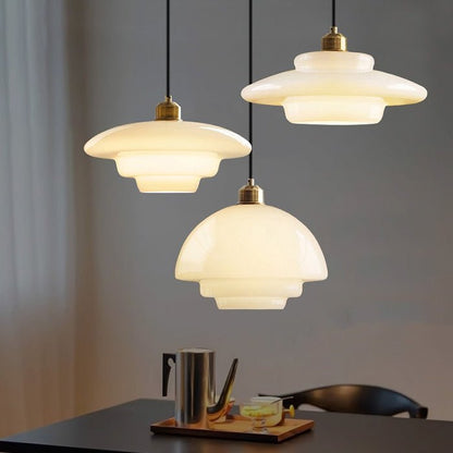 Hanglamp Art Deco met Gelaagde Glazen Kap en Messing Fitting