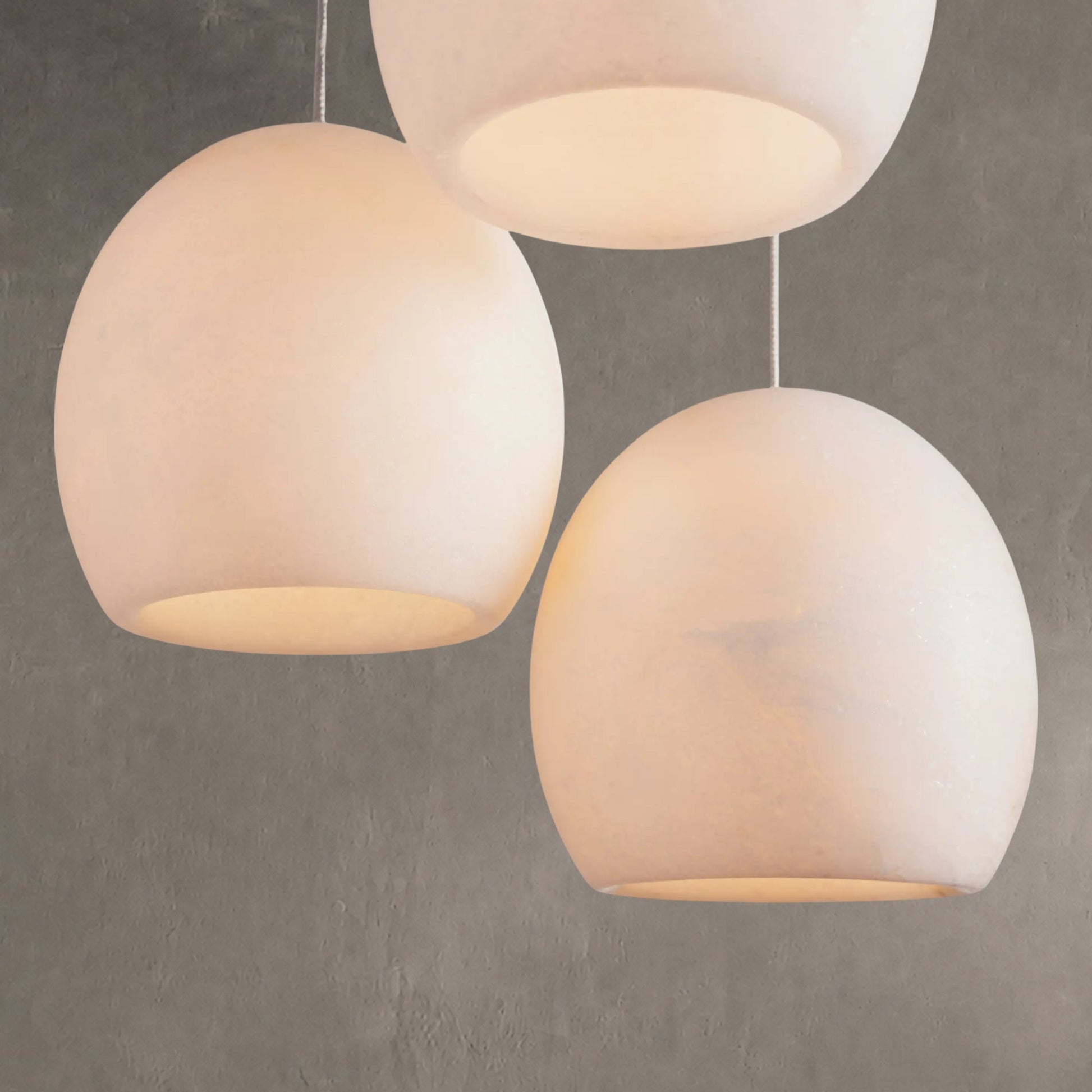 Hanglamp Bohemian met Ronde Alabasten Kappen en Verstelbare Hoogte