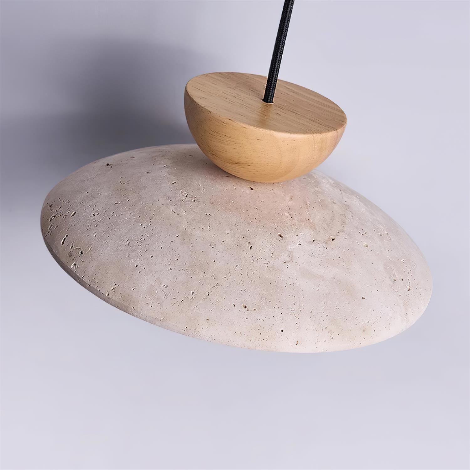 Hanglamp Bohemian met Travertine Kap en Houten Detail