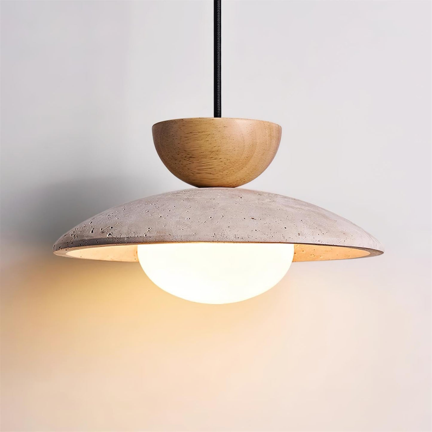 Hanglamp Bohemian met Travertine Kap en Houten Detail