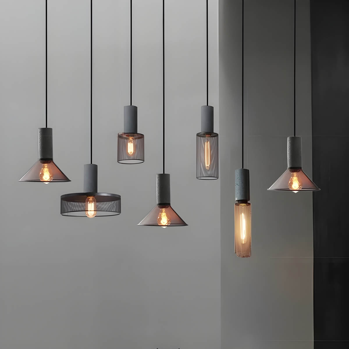 Hanglamp Industrieel met Betonnen Fitting en Metalen Gaaskap