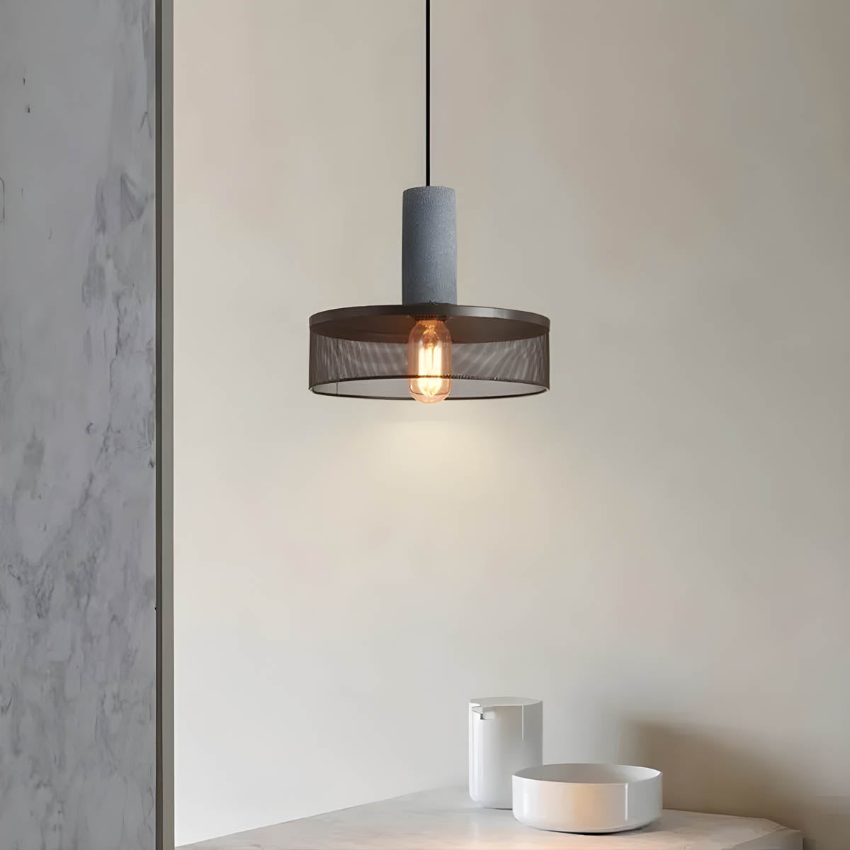 Hanglamp Industrieel met Betonnen Fitting en Metalen Gaaskap