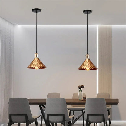 Hanglamp Industrieel met Gehamerde Kap en Koperen Fitting