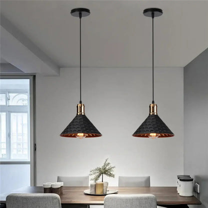 Hanglamp Industrieel met Gehamerde Kap en Koperen Fitting