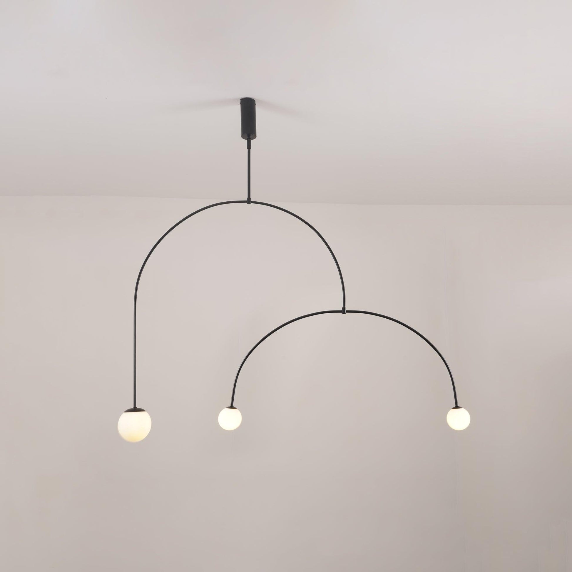 Hanglamp Minimalistisch met Dubbele Boog en Glazen Bollen