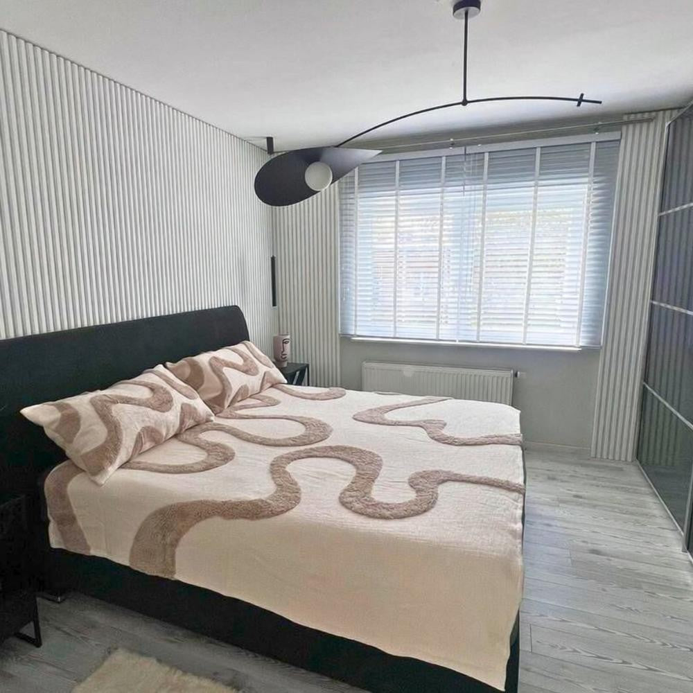 Hanglamp Minimalistisch met Gebogen Arm en Schijfvormige Kap