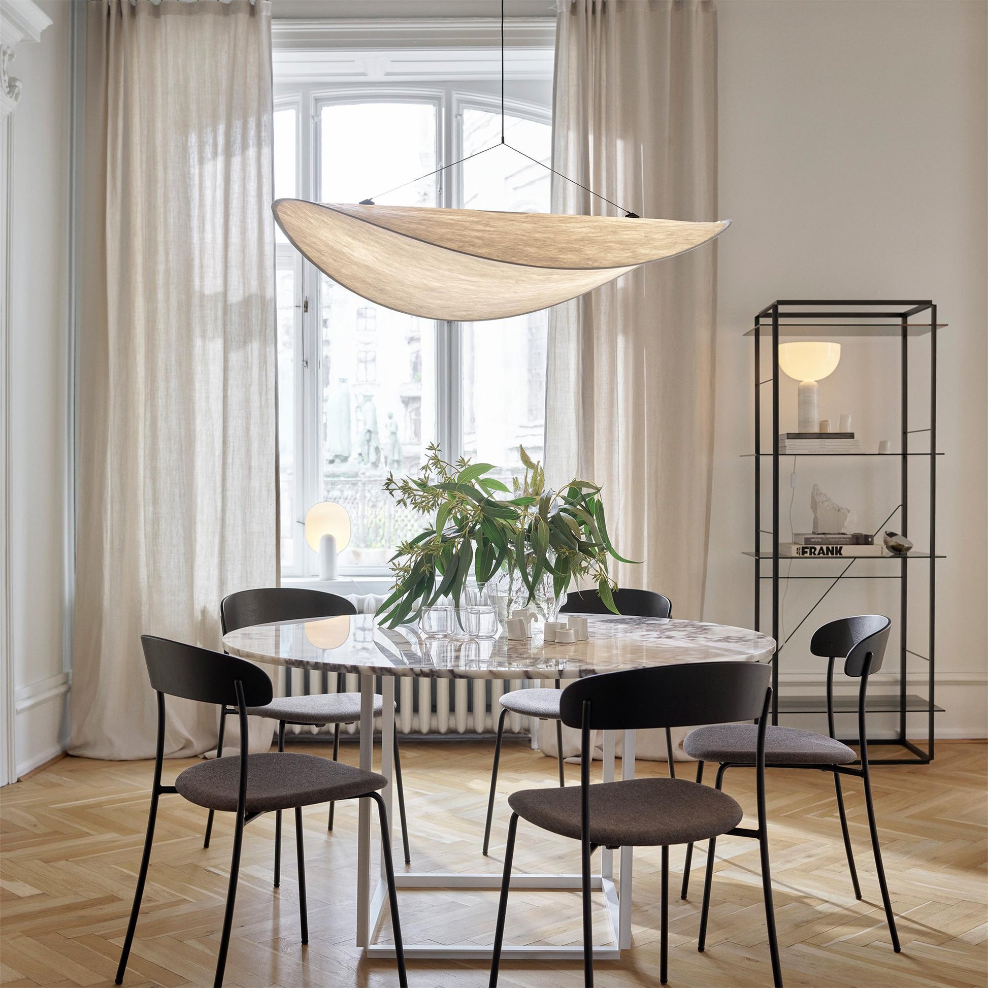 Hanglamp Minimalistisch met Organische Vorm en Geïntegreerde LED