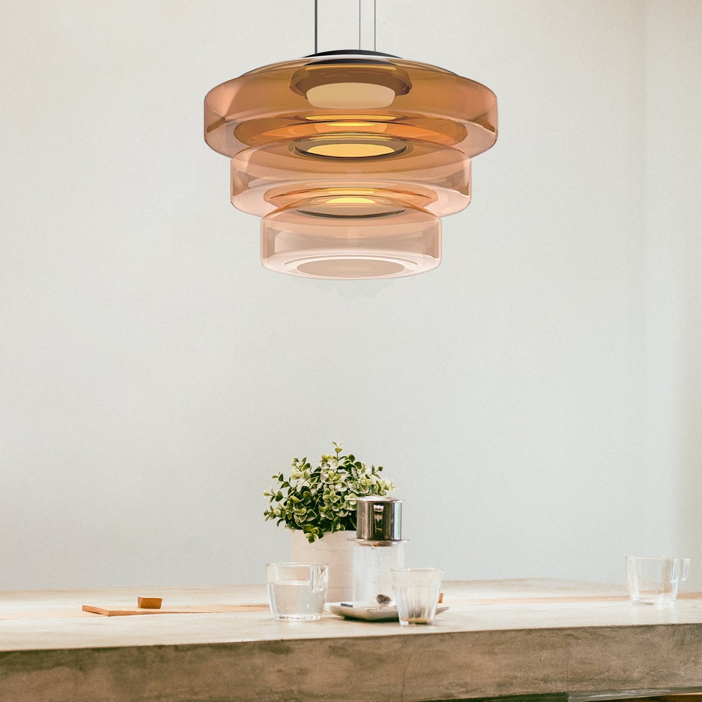Hanglamp Modern met Gelaagde Glazen Kap en Verstelbare Hoogte